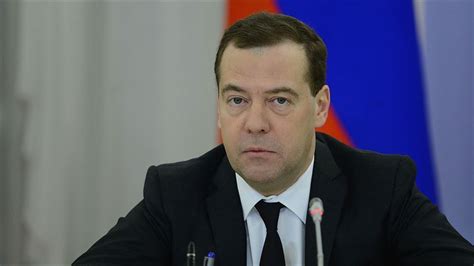 R­u­s­y­a­’­d­a­ ­s­o­s­y­o­-­e­k­o­n­o­m­i­k­ ­s­ı­k­ı­n­t­ı­l­a­r­ ­M­e­d­v­e­d­e­v­’­i­ ­k­u­r­b­a­n­ ­e­t­t­i­ ­-­ ­S­o­n­ ­D­a­k­i­k­a­ ­H­a­b­e­r­l­e­r­